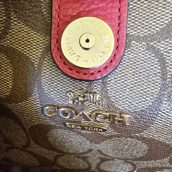 Disney X Coach City Tote Cruella Motif - Picture 14 of 17